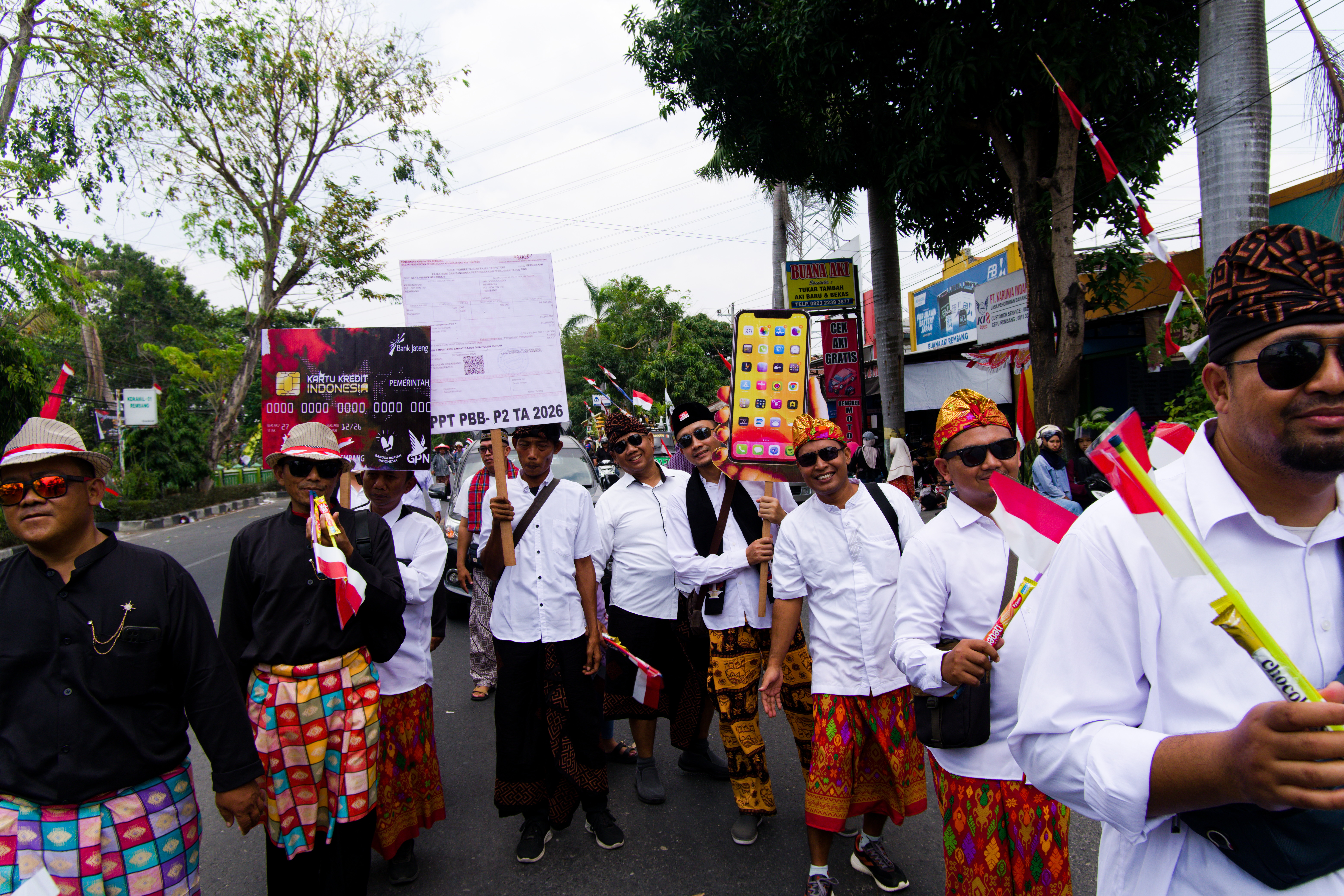 Semarak Karnaval HUT RI ke-81, BPPKAD Kabupaten Rembang Sosialisasikan Pembayaran PBB-P2 Non Tunai dan KKI