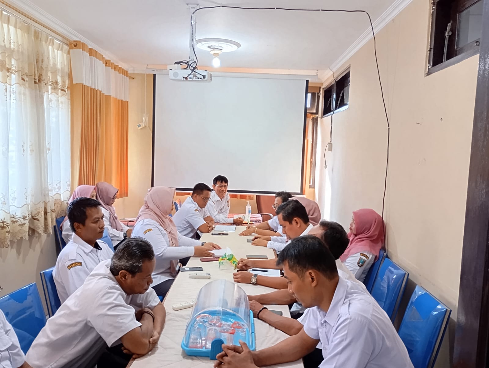 Rapat Intern Sekretariat BPPKAD Dalam Rangka Evaluasi Kinerja